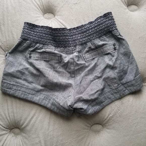 Cute short - Picture 3 of 3